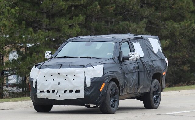 2022 Jeep Wagoneer Spy Shot